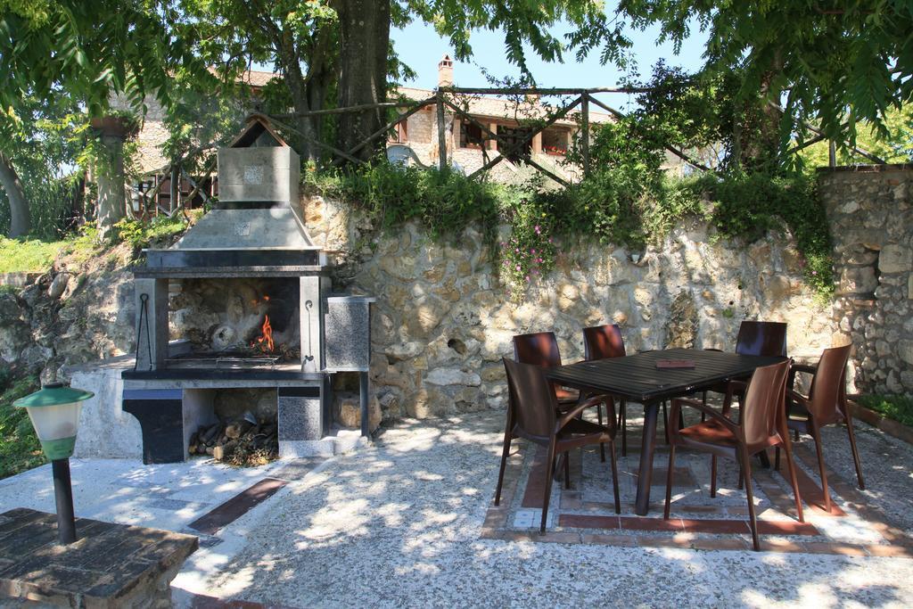 Agriturismo Podere Luchiano Amelia Exterior photo